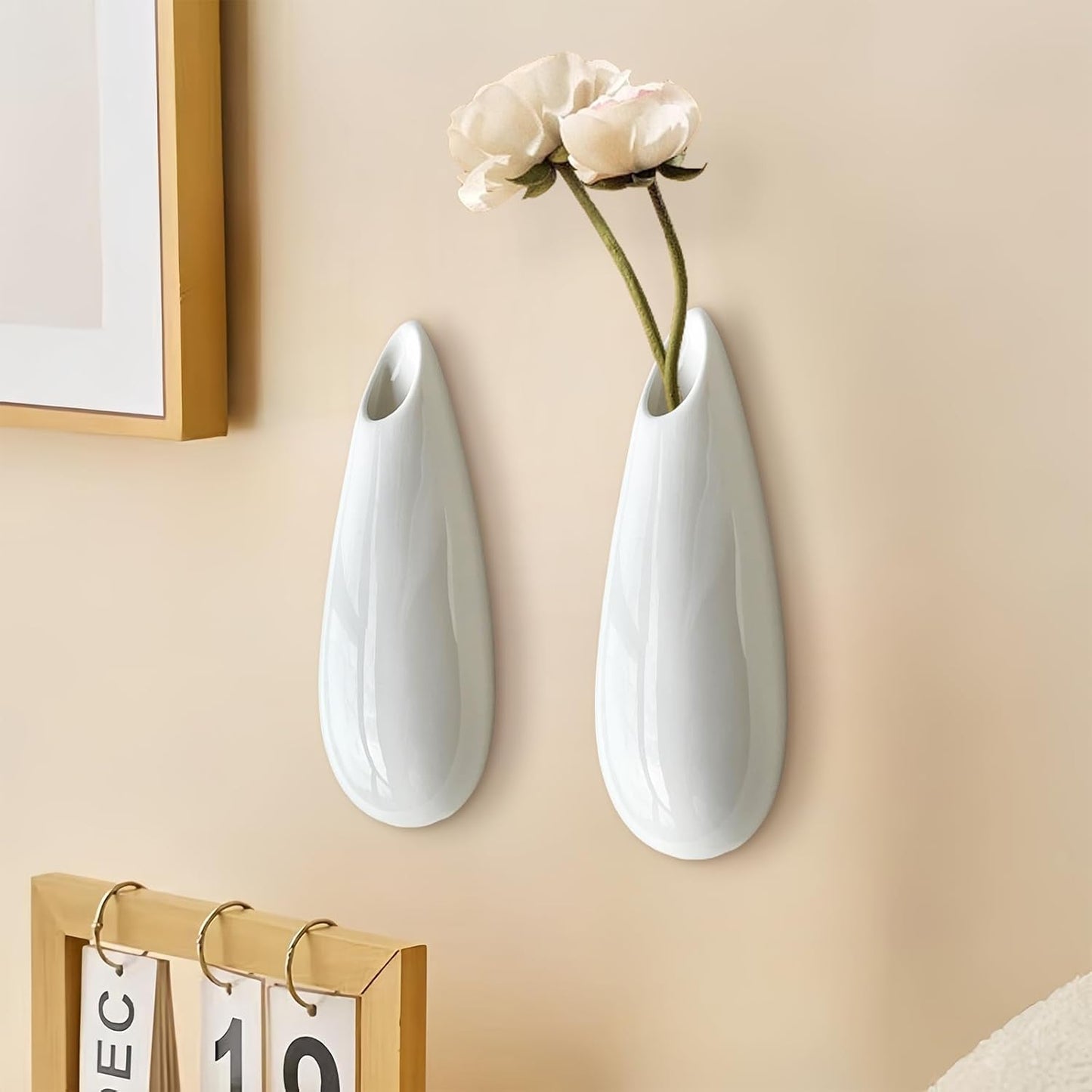 2 Pack White Ceramic Wall Vases,7.9 Inch Wall Hanging Plant Holder,Cubicle Modern Decor Plant Holder Vase for Indoor Plants, Hanging Propagation Flower Pots for Air Vases