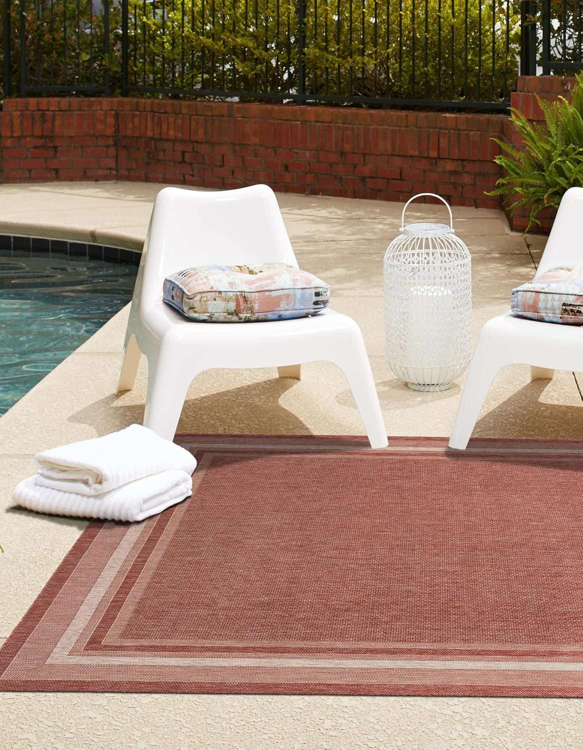 Unique Loom Outdoor Border Collection Area Rug - Soft Border (7' 10" Square Rust Red/Ivory)