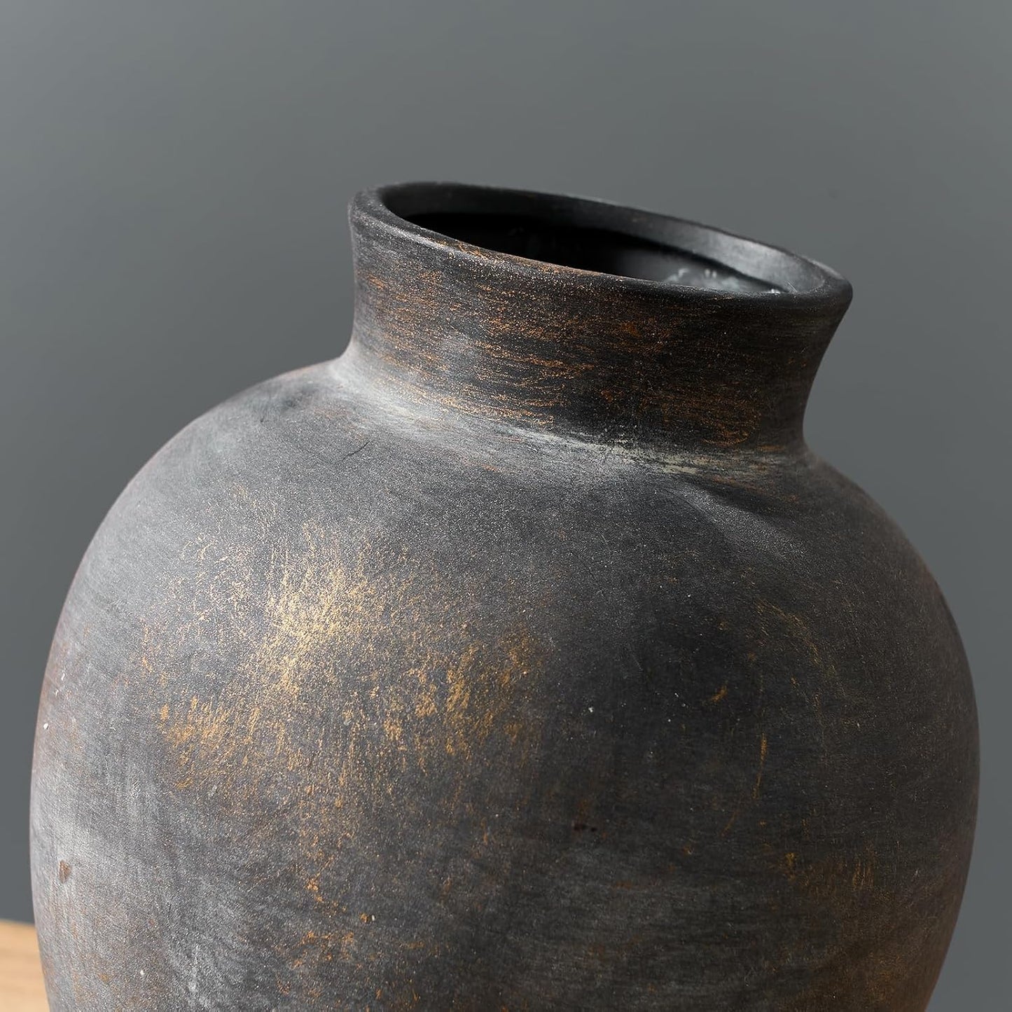 SIDUCAL Ceramic Decorative Flower Vase | 6 Inch Pottery Rustic Farmhouse | Boho | Terracotta Vase for Home Decor, Table, Living Room, Bathroom, Shelf, Mantel Decoration, Bronze